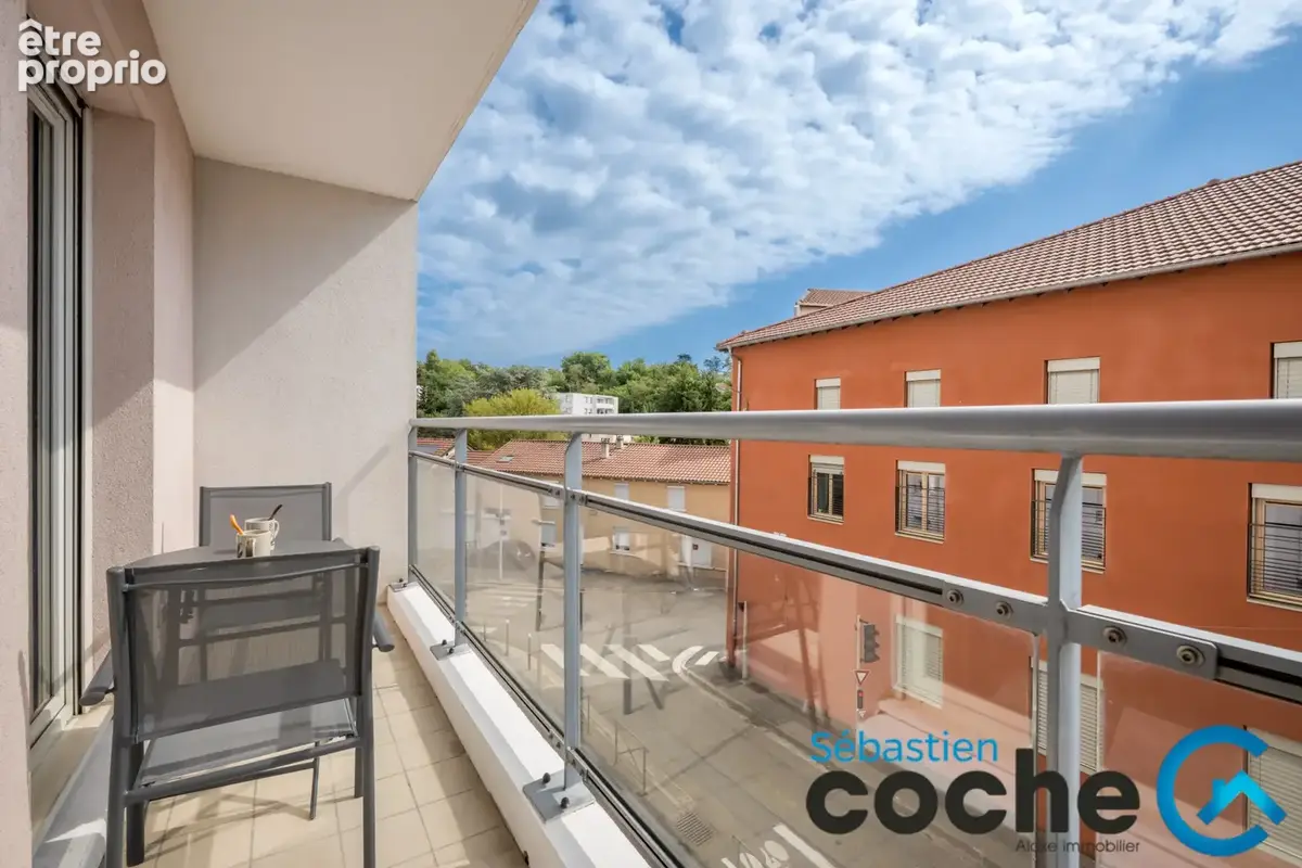 T3 contemporain Décines-Charpieu - photo 11