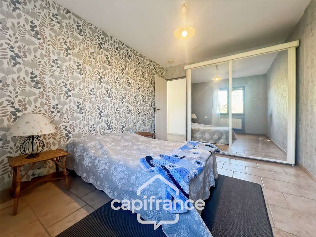 LES TAILLADES, maison individuelle de plain pied  de 210 m2, en campagne,  4 chambres, sur un terrain de 2900 m2 environ, piscin - photo 32