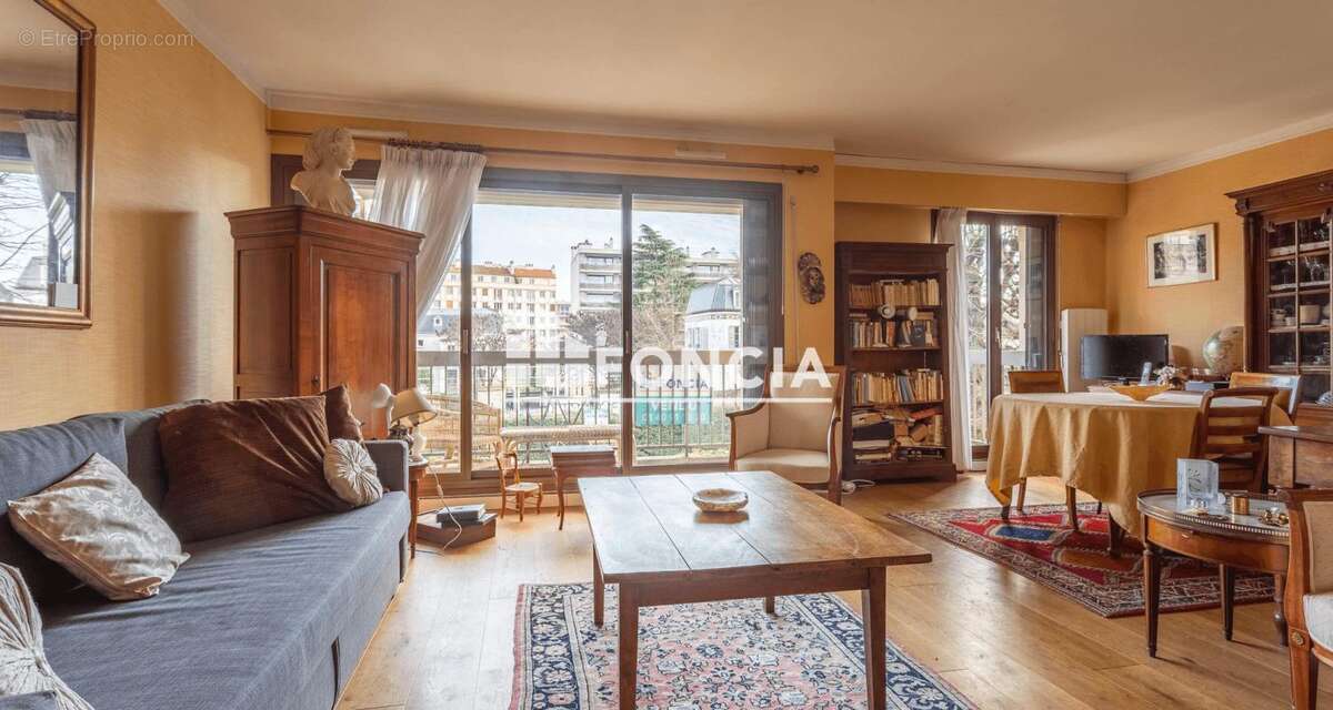 Appartement à BOURG-LA-REINE