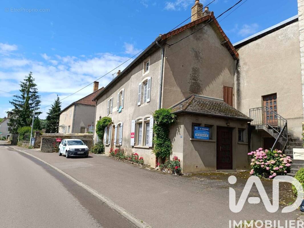 Photo 1 - Maison à LA ROCHEPOT