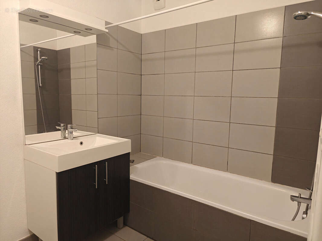 Appartement à VILLENAVE-D&#039;ORNON