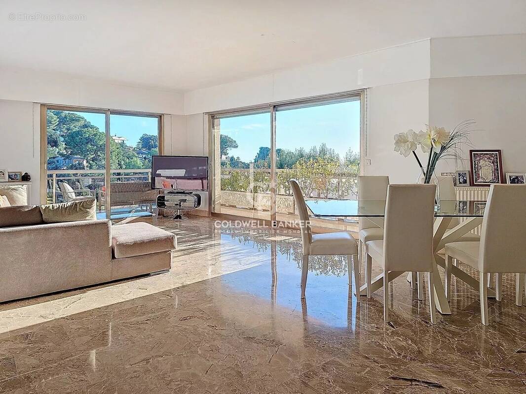 Appartement à LE CANNET