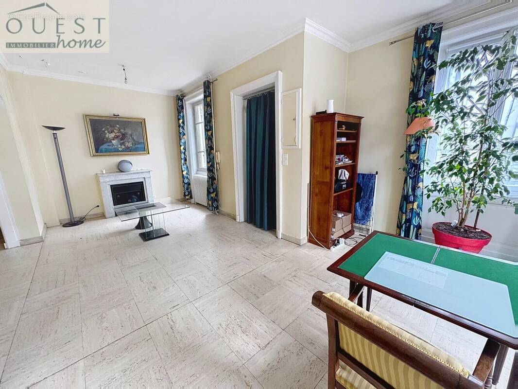 Maison à CHARBONNIERES-LES-BAINS