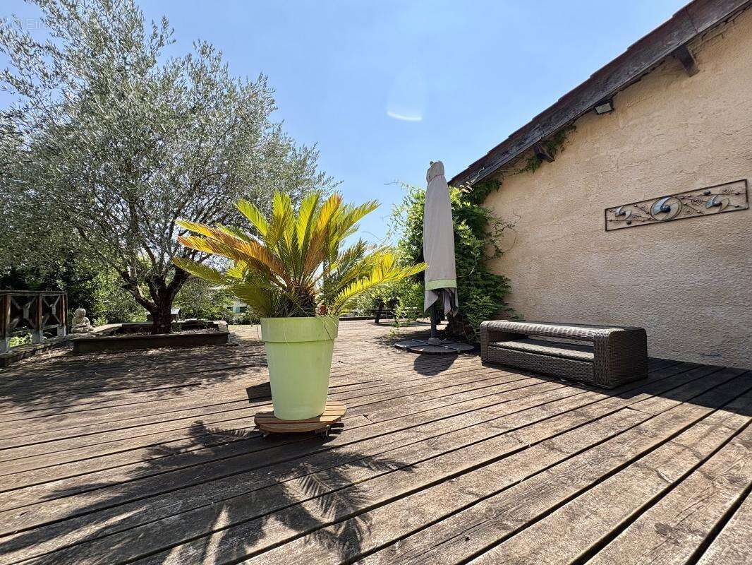 Maison 110 m² à La Tronche  - photo 5