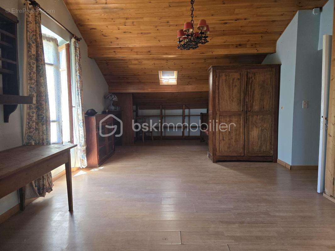 Authentique Maison 175 m2 de caractère avec grand terrain de 2 377 m² au Teil - photo 15