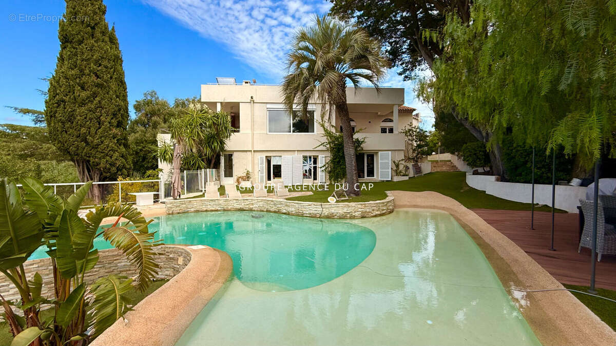 Maison à LES ISSAMBRES