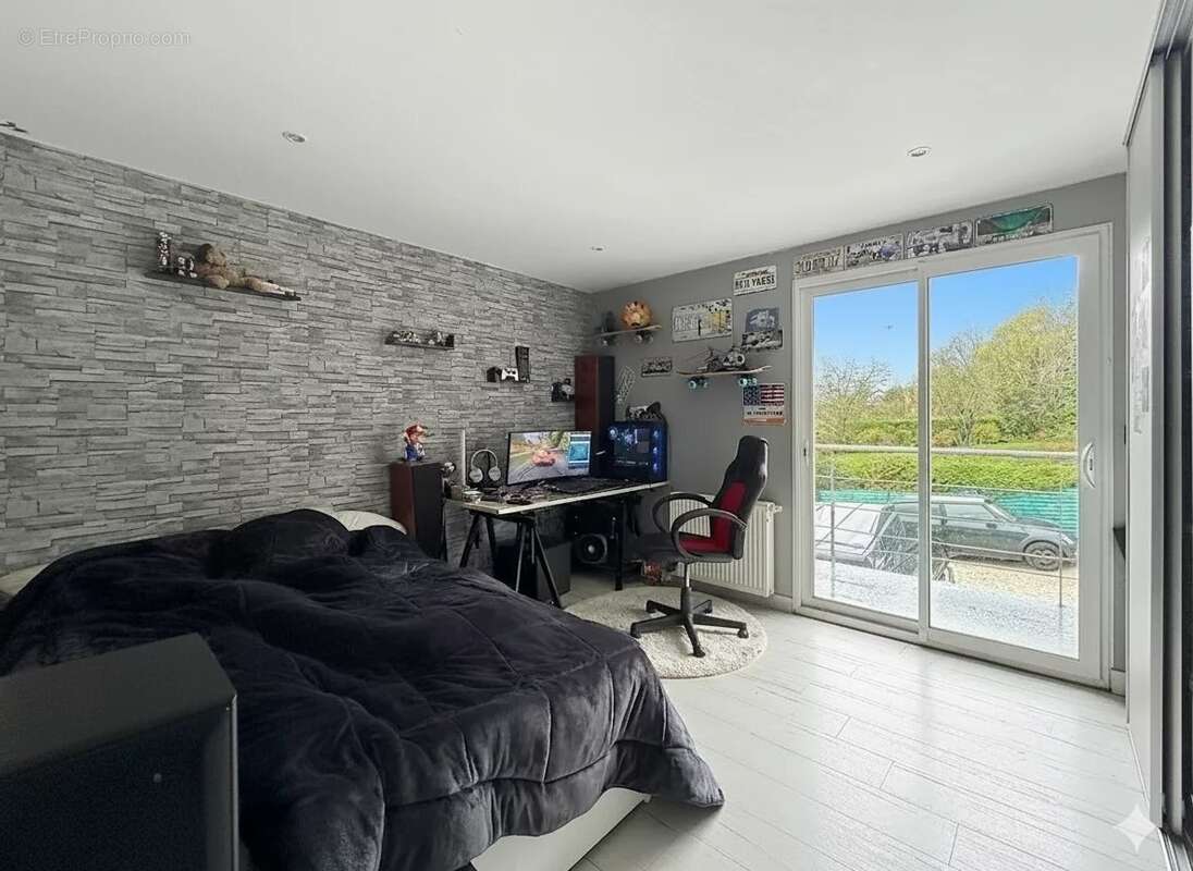 Maison 178 m² à Saint-Arnoult  - photo 13