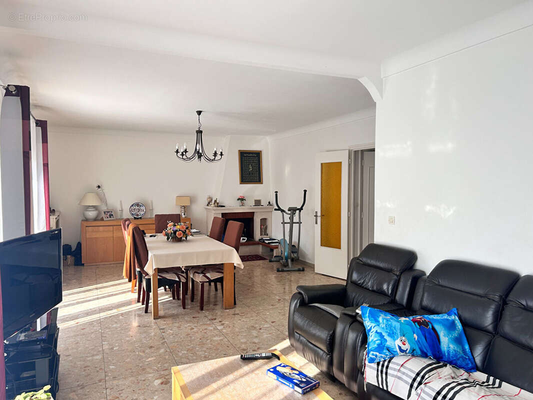 Maison à LE BLANC-MESNIL