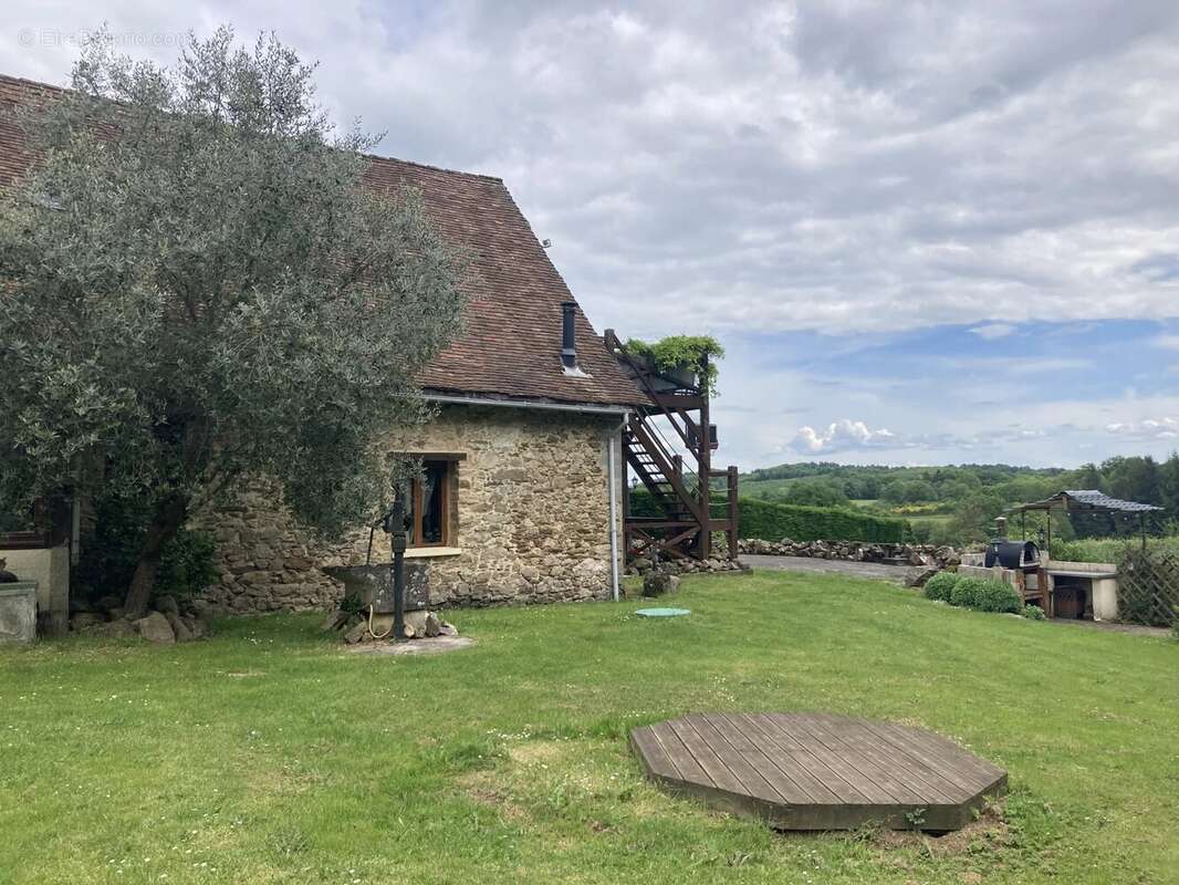 Maison à LADIGNAC-LE-LONG