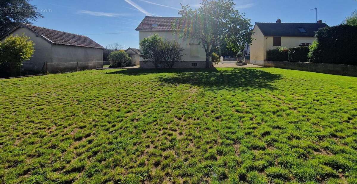 Photo 3 - Maison à GENELARD