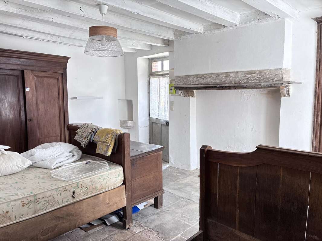 Petite maison de hameau avec une grange et un terrain - photo 7