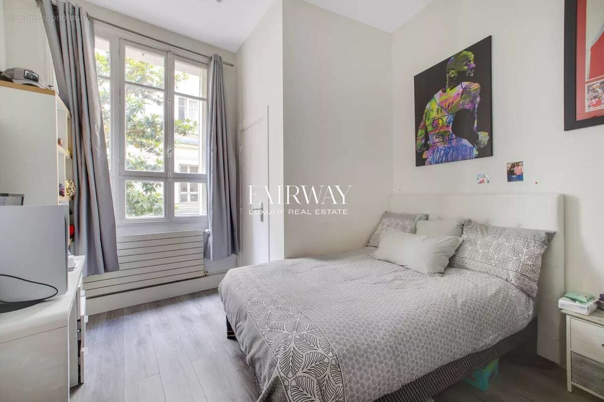 Appartement à PARIS-16E