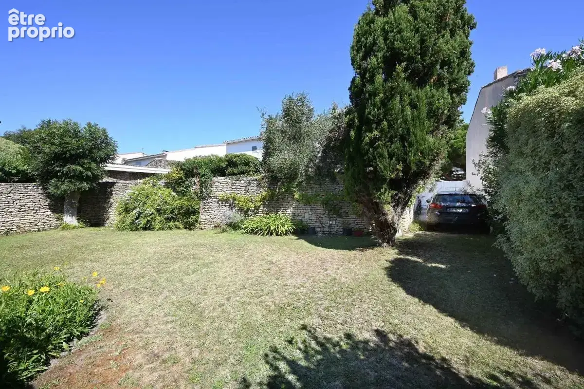 Belle propriété plein centre du village avec cours et jardin Les Portes En Re A VENDRE - photo 35