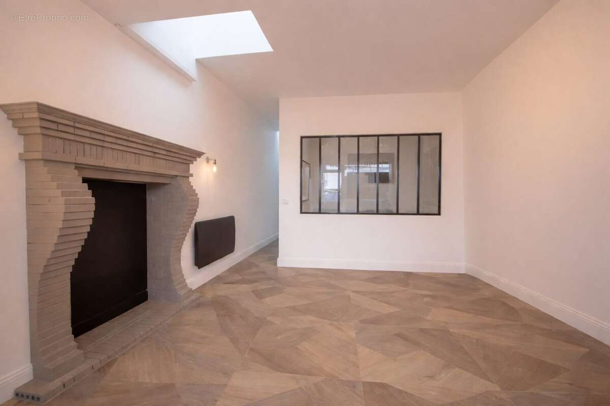 Commerce à LE PORT-MARLY