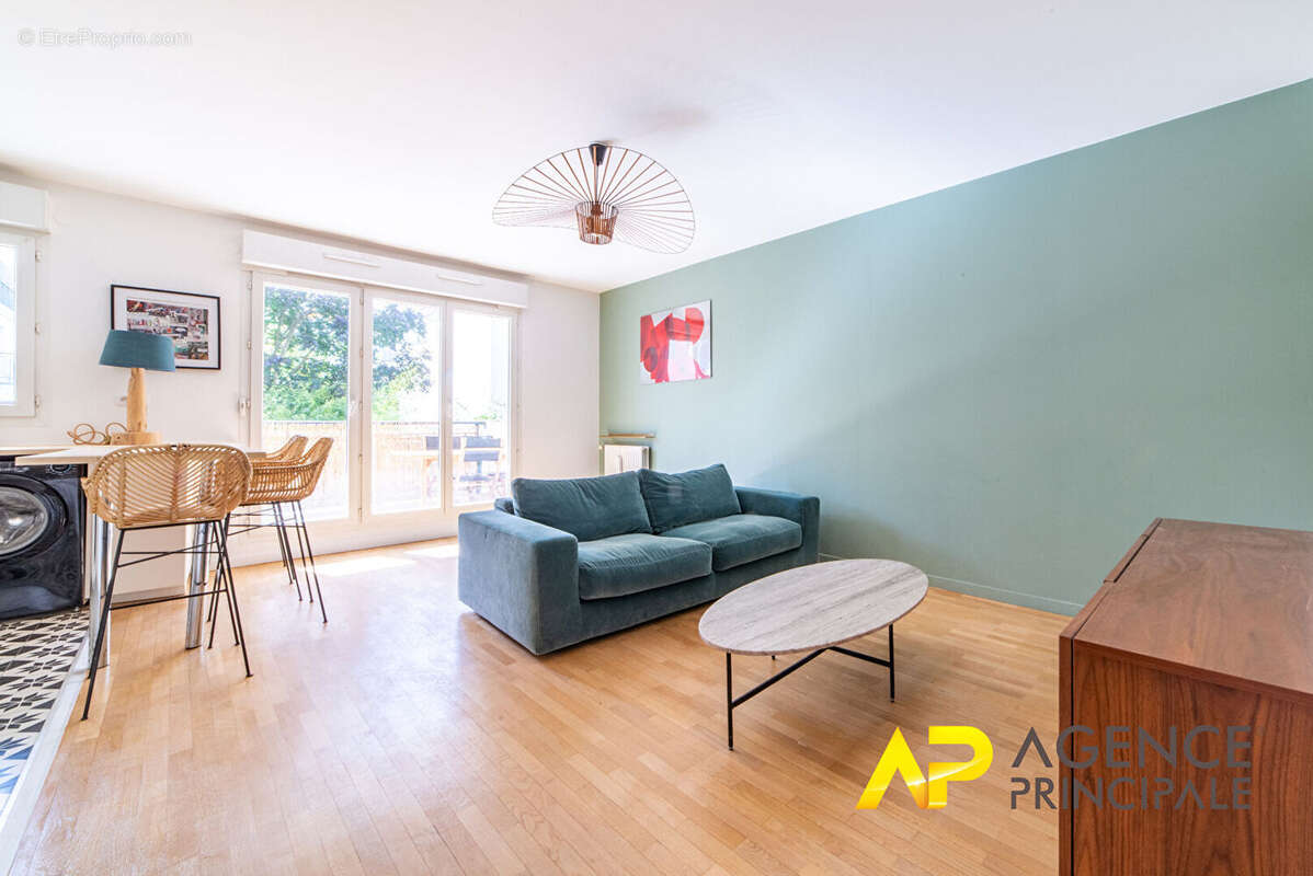 Appartement à LA GARENNE-COLOMBES