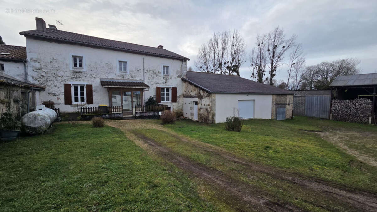 Maison à SOUVIGNE