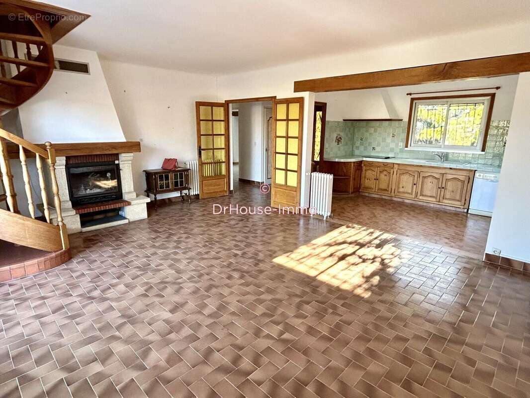 Maison à LORGUES