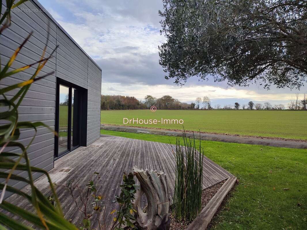 Maison à RUCQUEVILLE