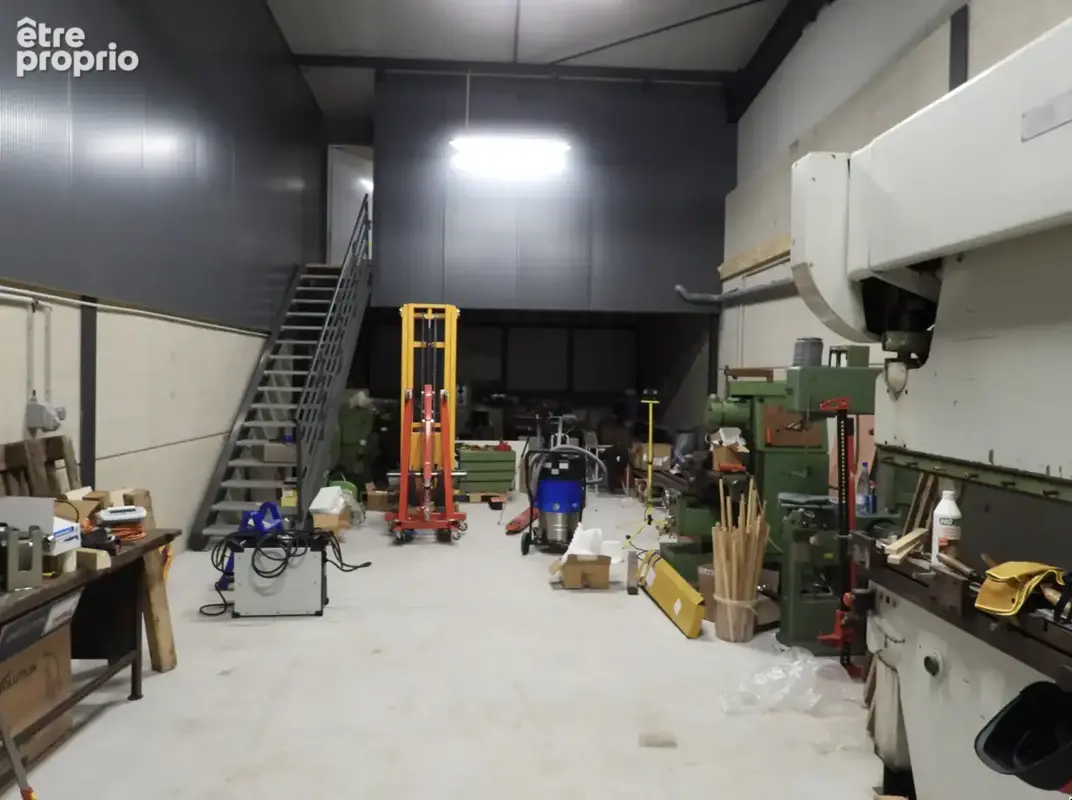 Hangar / Entrepôt récent avec terrain - proche de la frontière Luxembourg - photo 9