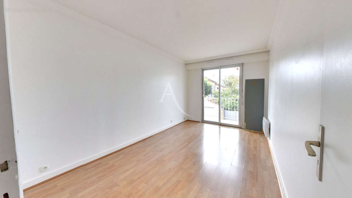 Appartement à SAINT-MAUR-DES-FOSSES