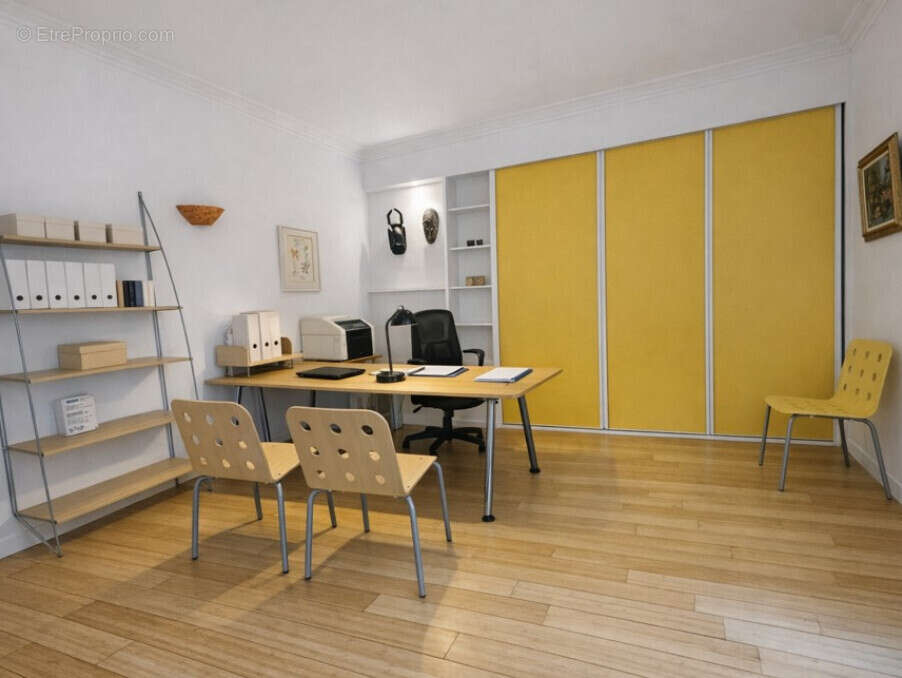 Appartement à PARIS-8E