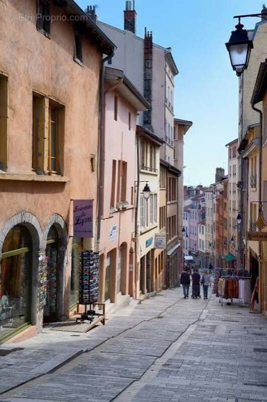 Commerce à LYON-4E