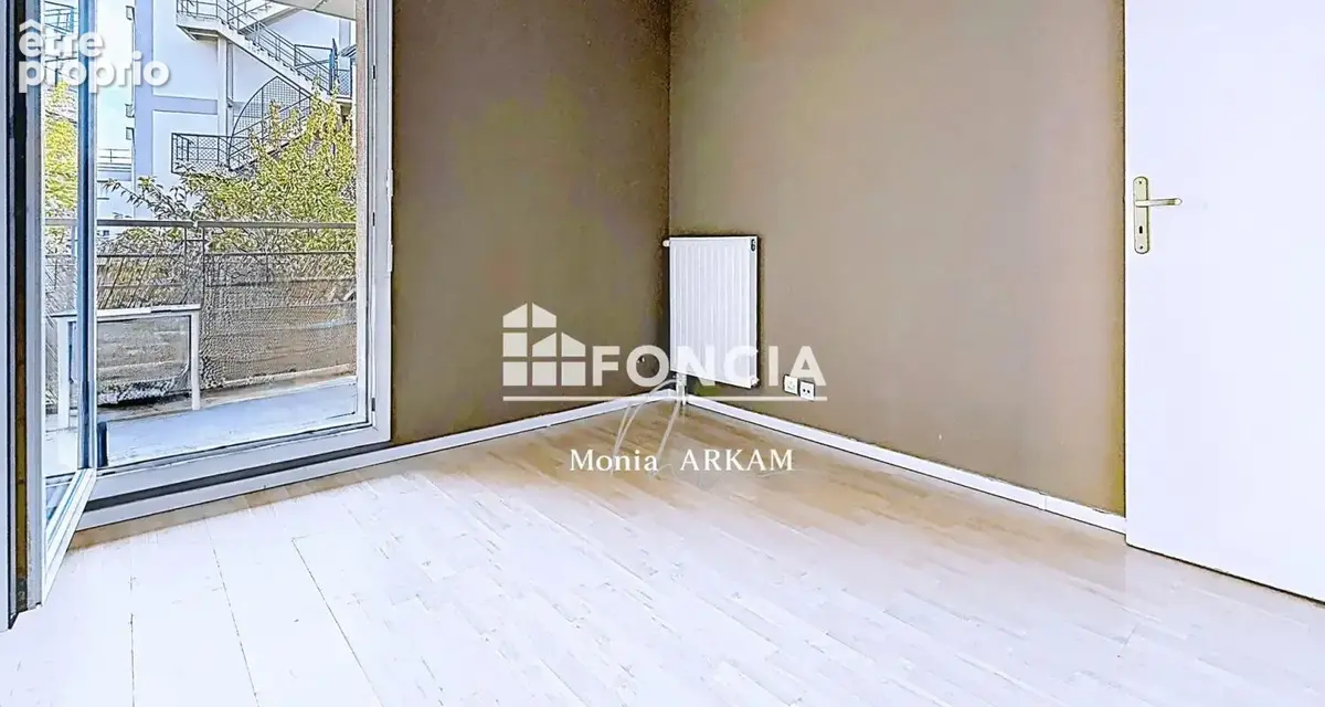 Montreuil – sur cour : rue de paris – 3 pièces – 2 chambres – terrasse 14 m² – sur cour au calme – ascenseur – parking - photo 7