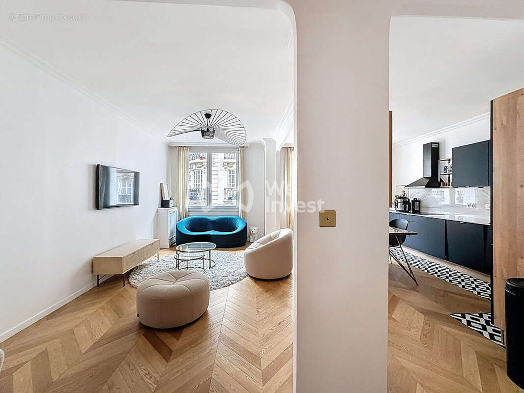 Appartement à PARIS-16E