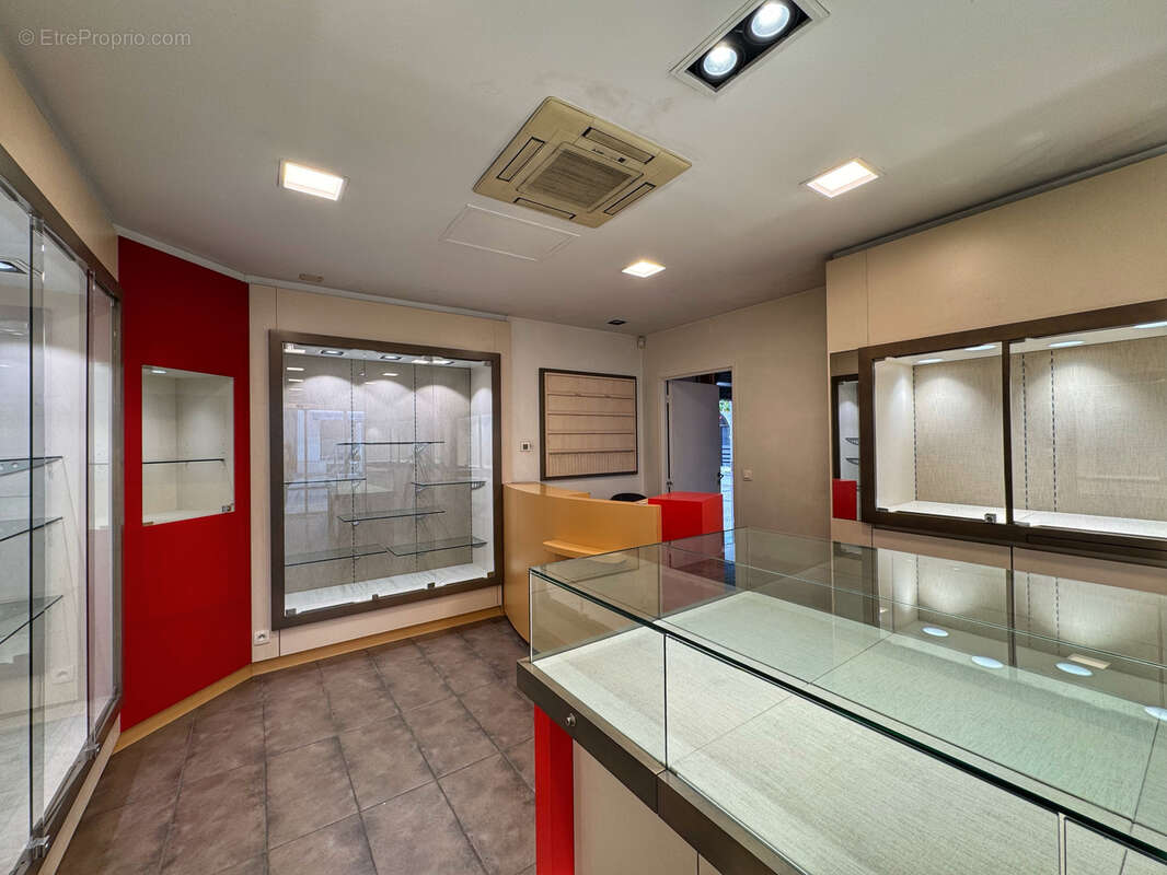 Commerce à SAINT-PALAIS