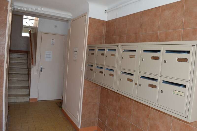 Appartement à MARSEILLE-4E