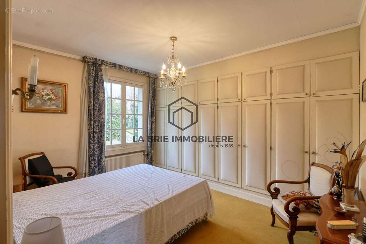 Maison 148 m² à Santeny  - photo 9