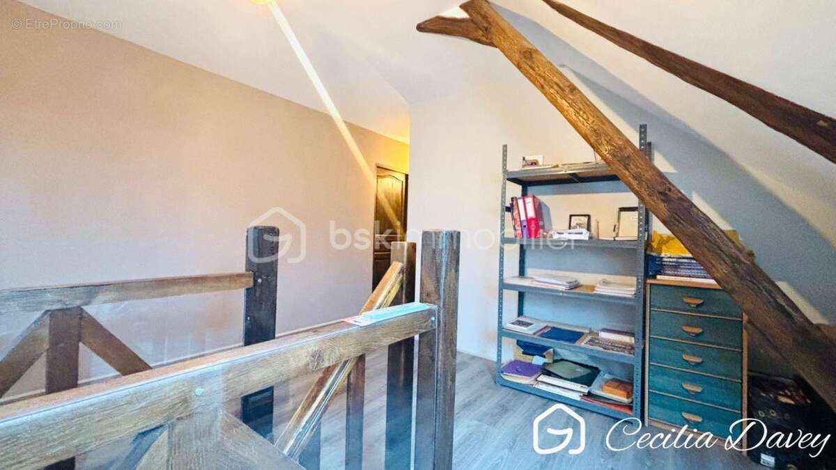 Maison à VILLENEUVE-SUR-YONNE