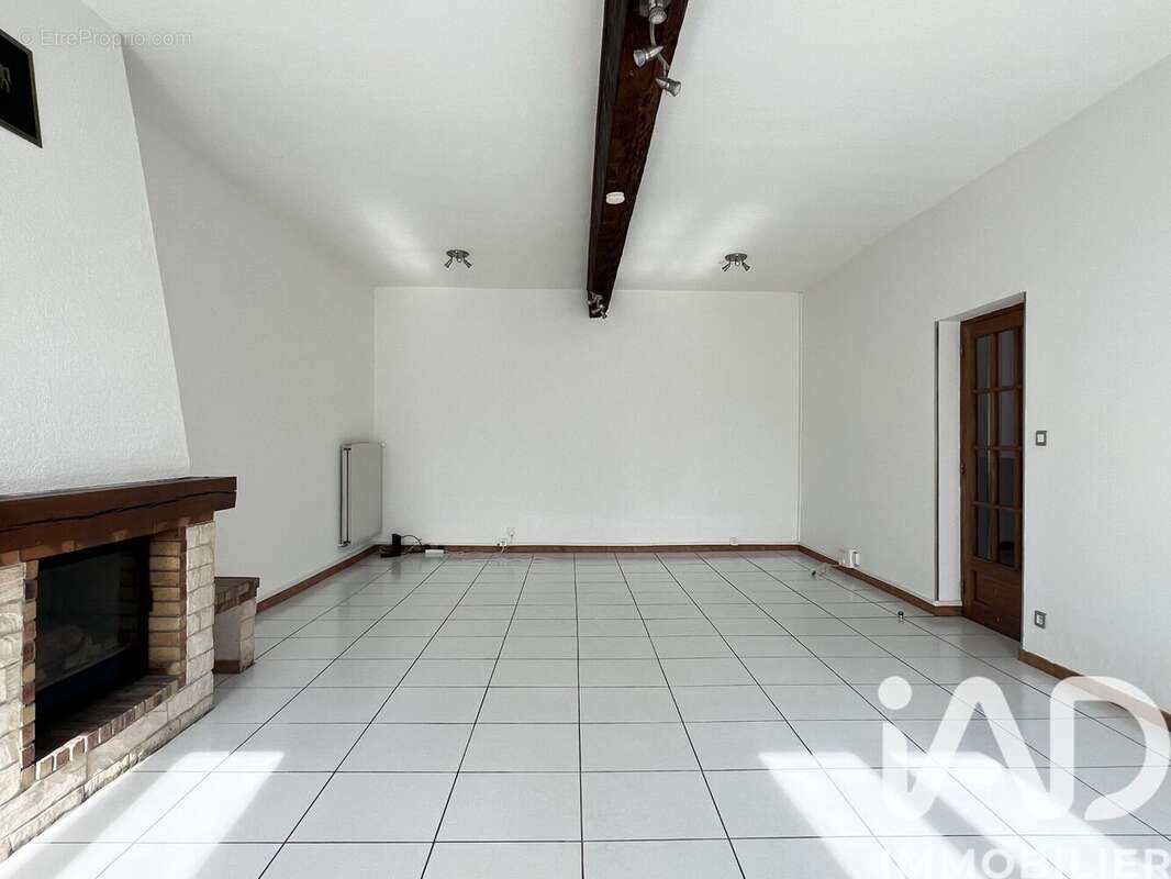 Photo 3 - Maison à SAINT-GEORGES-DE-RENEINS