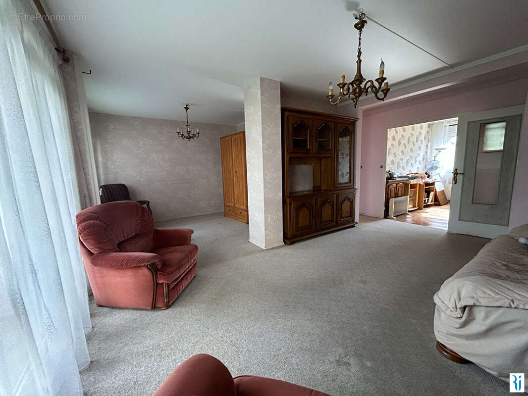 Appartement à MONT-SAINT-AIGNAN