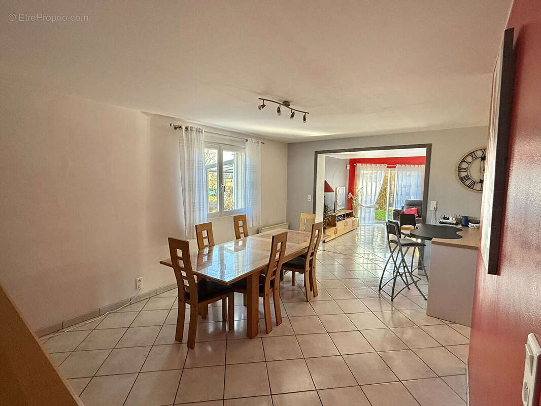 SECTEUR MANZAT / Maison familiale à vendre de 130 m², belles prestations  et extérieur soigné ! - photo 8