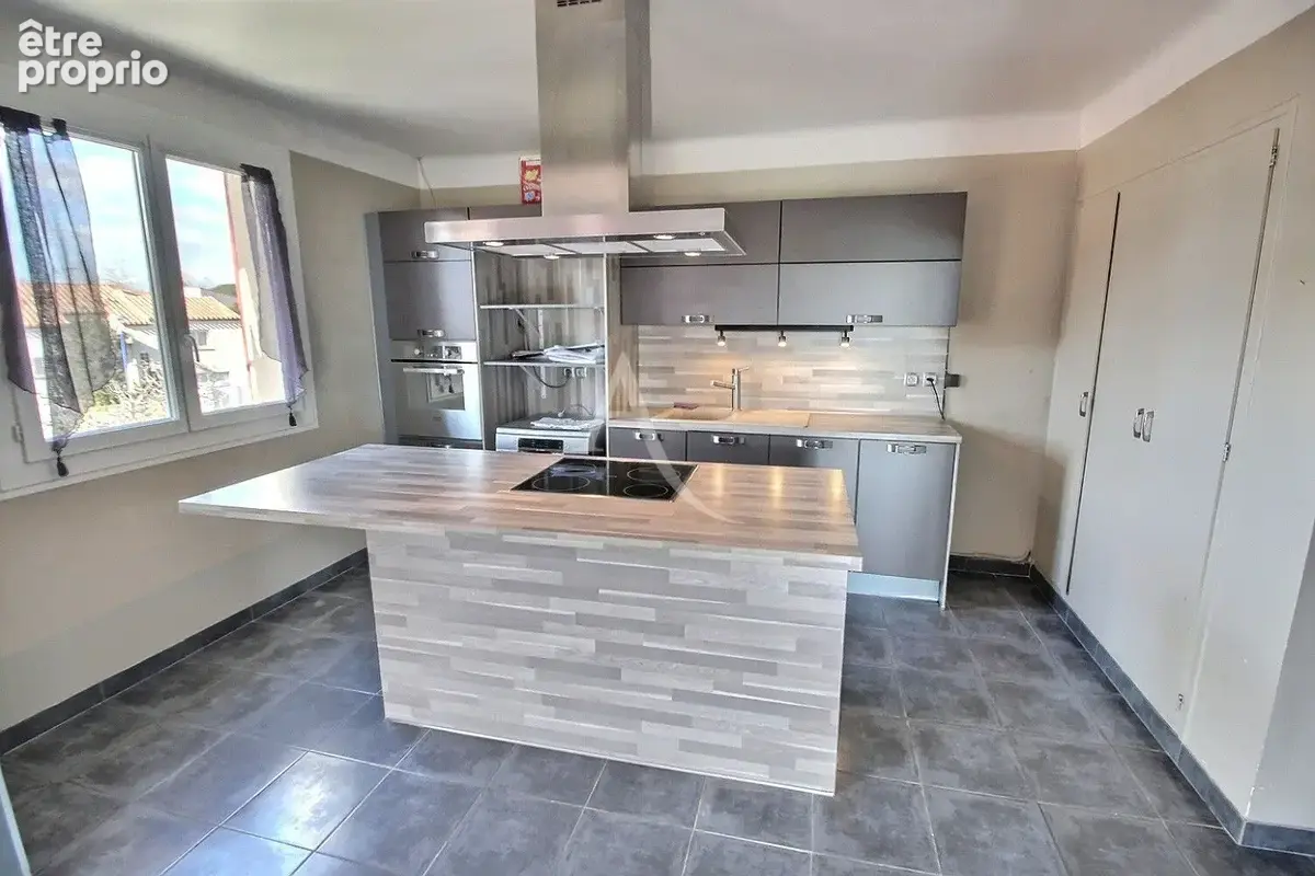 À vendre  ideal investisseur locatif villa 3 faces de 270 m² sur terrain de 390 m² - photo 13