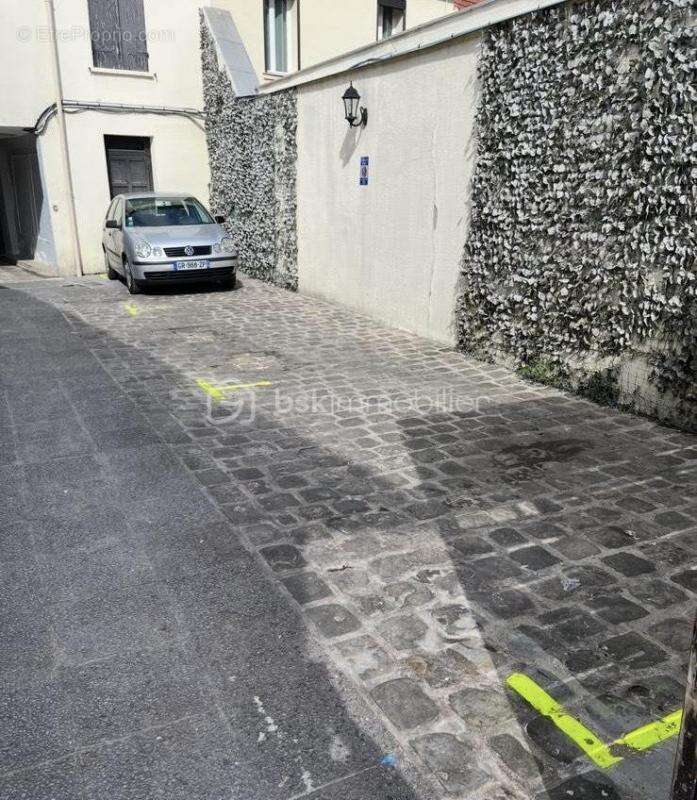 Parking à ARPAJON