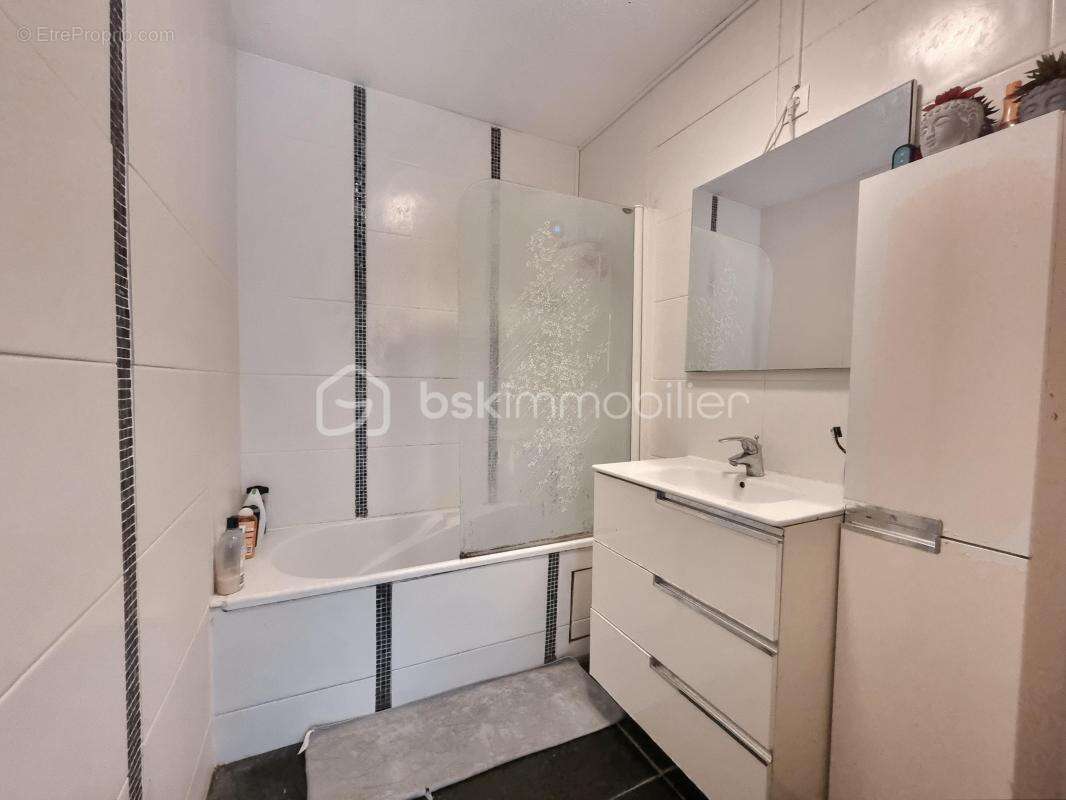 Maison à JOUY-LE-CHATEL