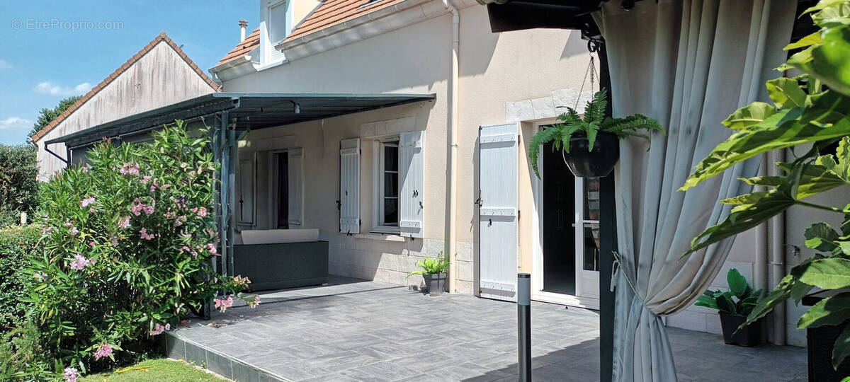 Maison 134 m² à Montagny-En-Vexin  - photo 2