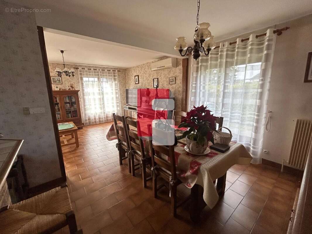 Maison à LA RIVIERE-DE-CORPS