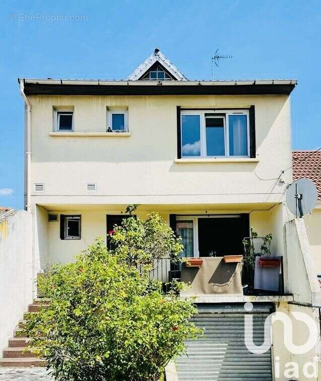 Photo 2 - Maison à PIERREFITTE-SUR-SEINE