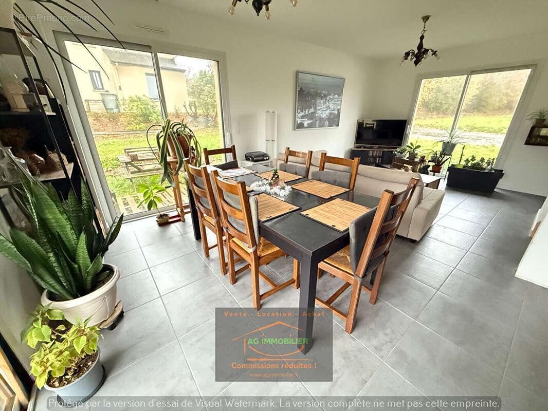 Maison à SAINT-UNIAC