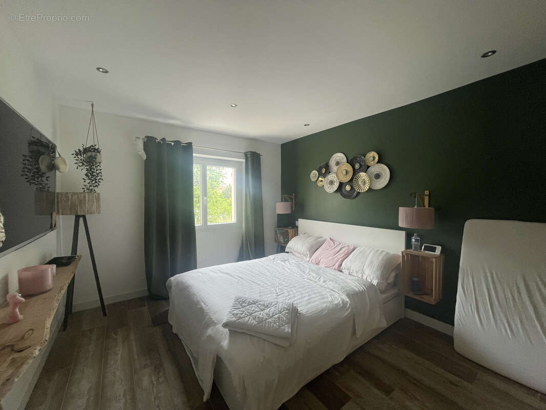 Appartement à LA CRAU