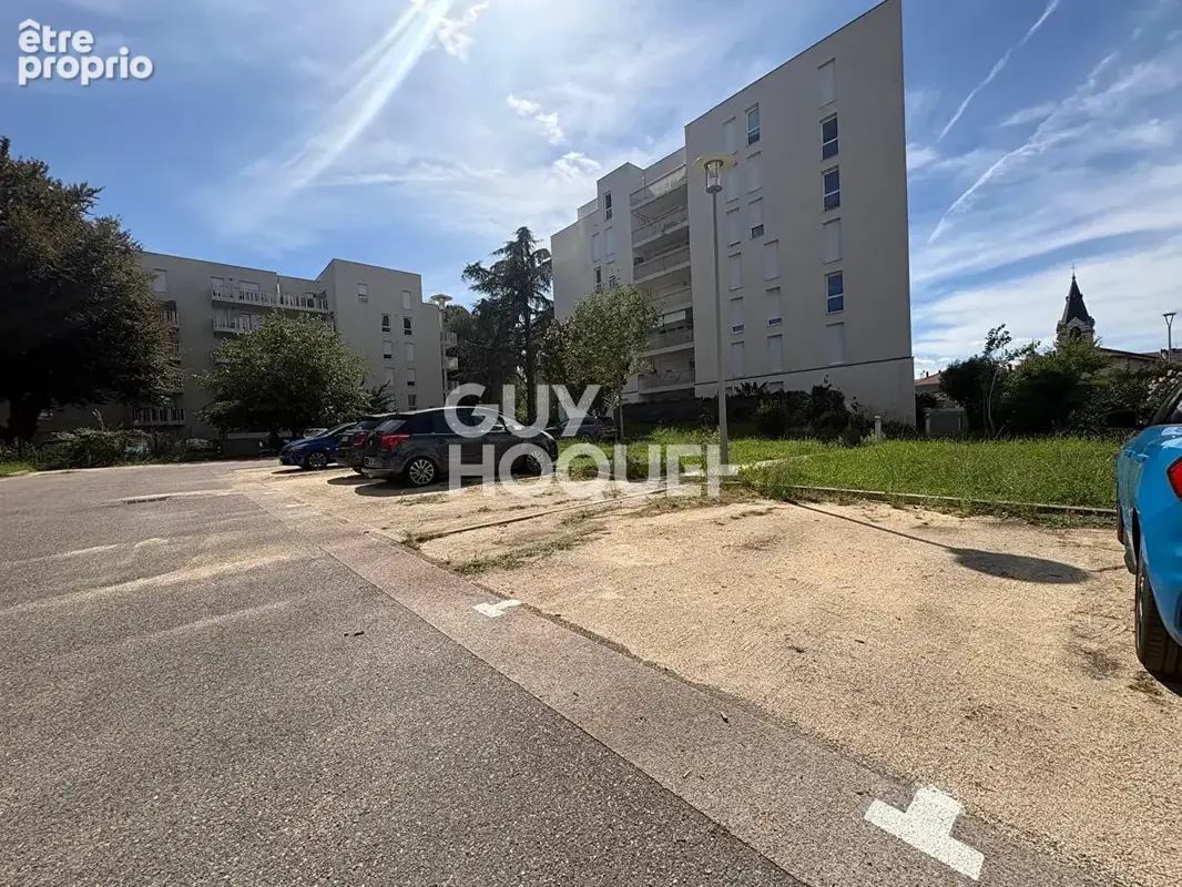 Parking à GIVORS