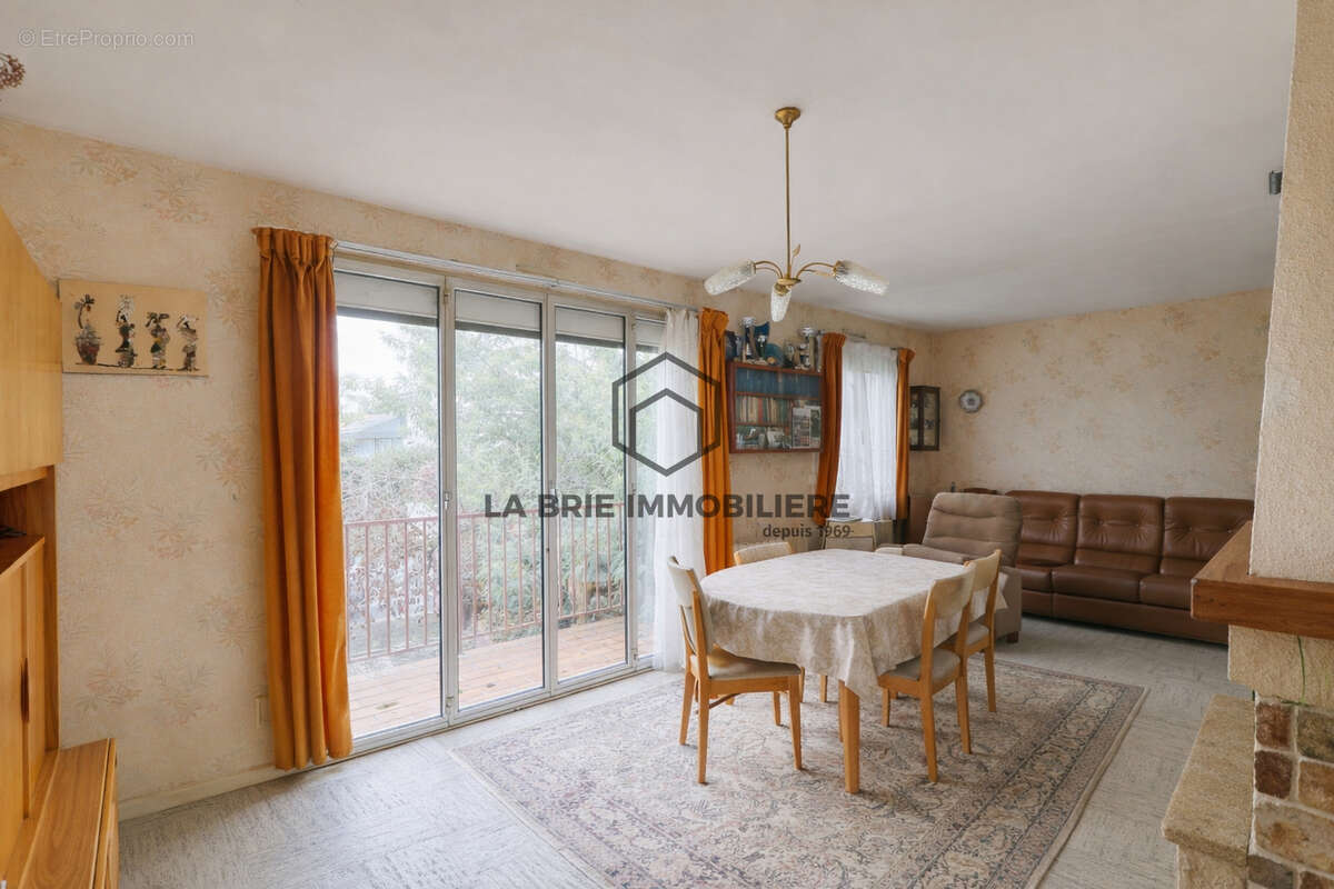 Maison à VILLECRESNES