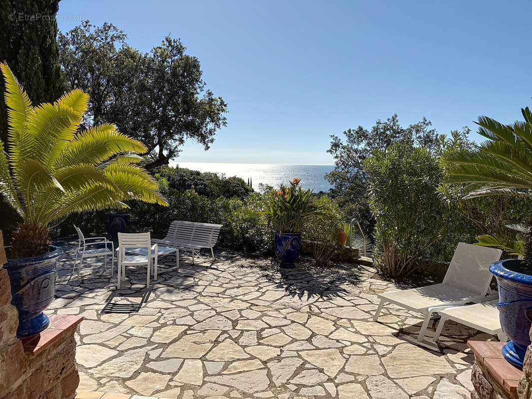 Maison à LES ISSAMBRES