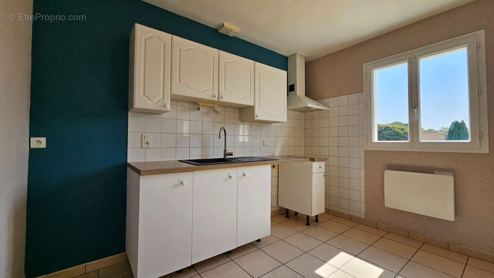 Maison 90 m² à Echire  - photo 3