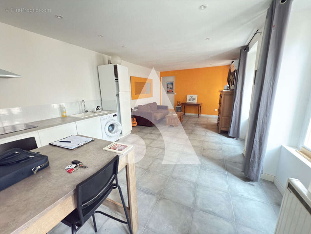 Remollon - maison rénovée avec deux appartements t2 indépendants + grande cave - photo 9