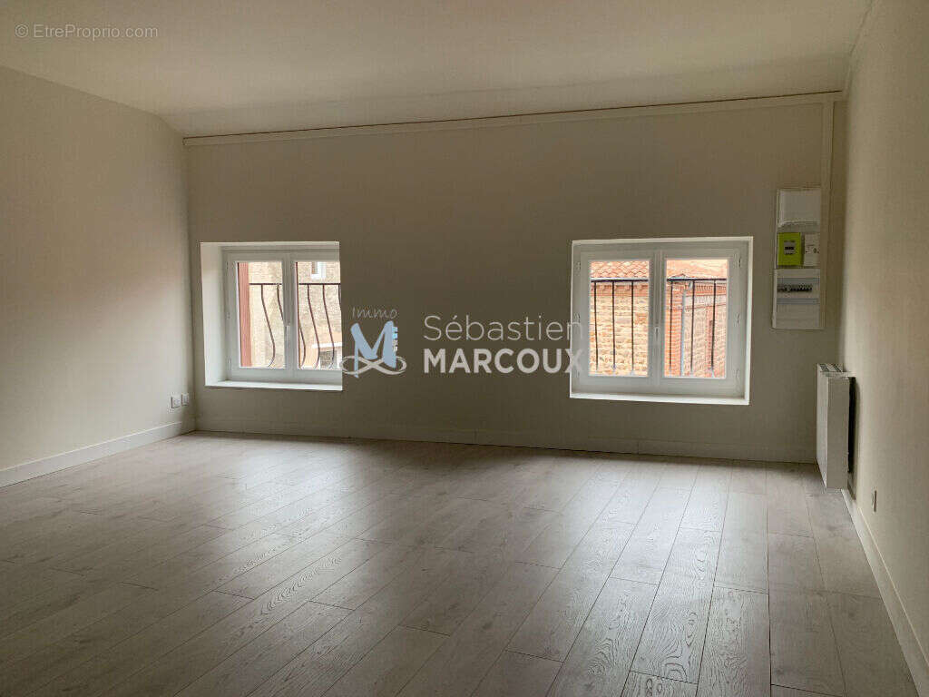 Appartement à SURY-LE-COMTAL