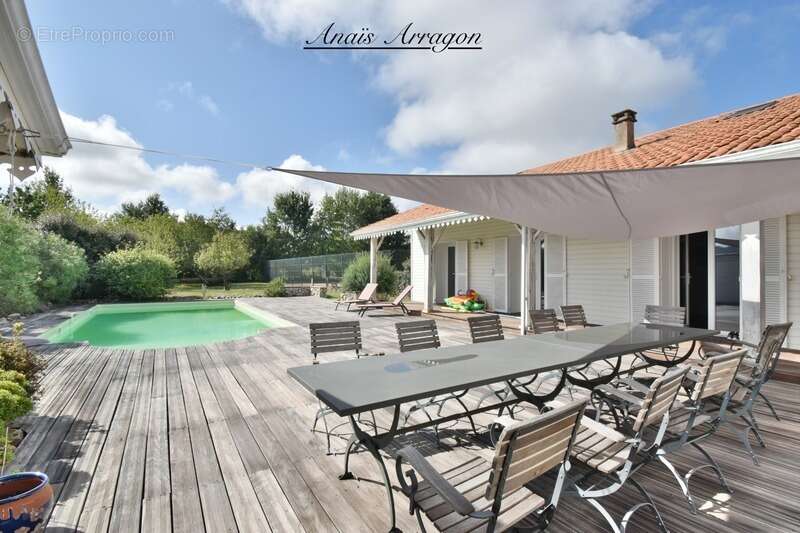 Demeure d’exception de 250 m² avec piscine, tennis et parc arboré à Saint-Sylvestre-sur-Lot(47) - photo 3
